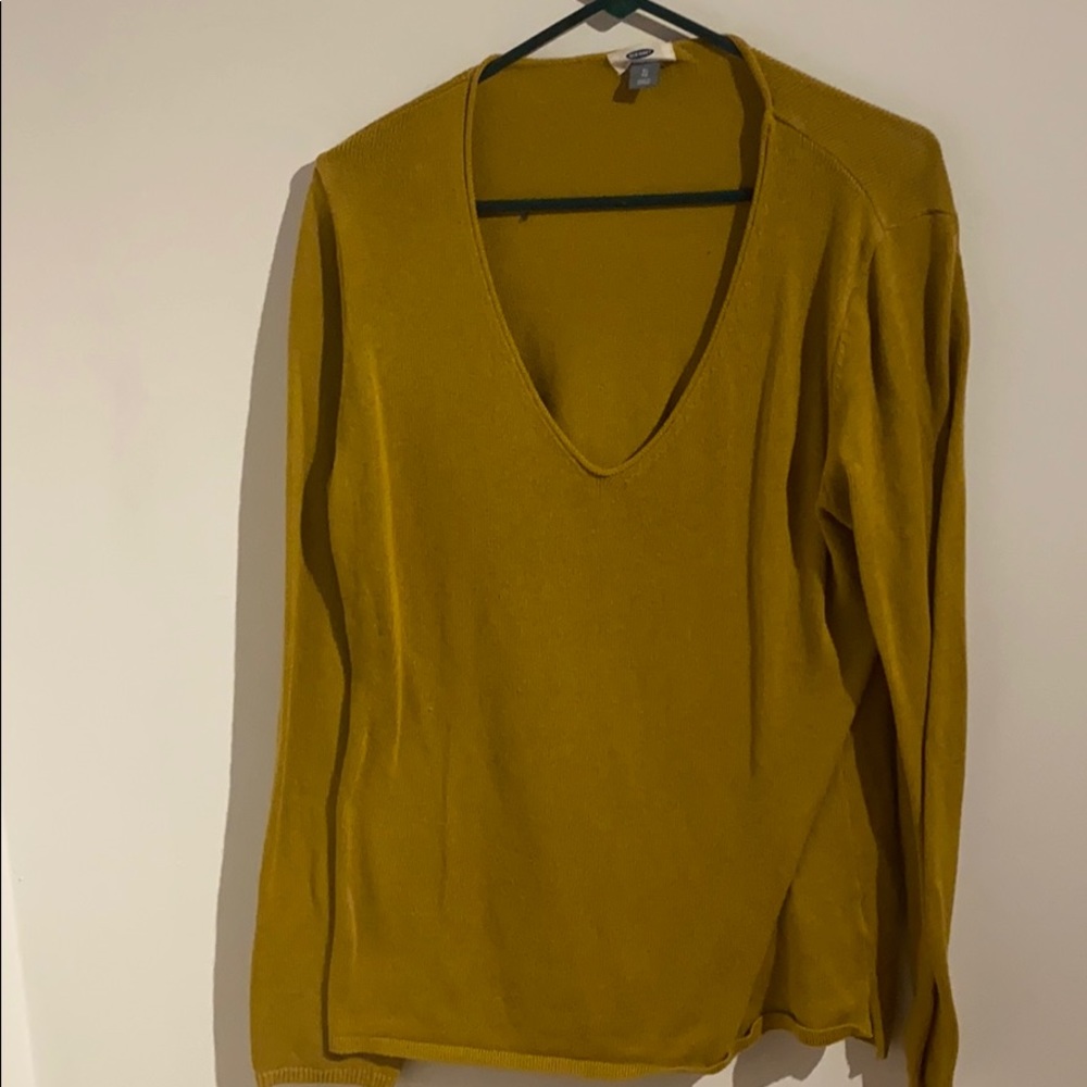 V-neck pullover sweater